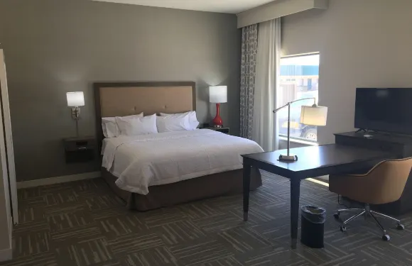 希爾頓歡朋酒店-麥克弗森