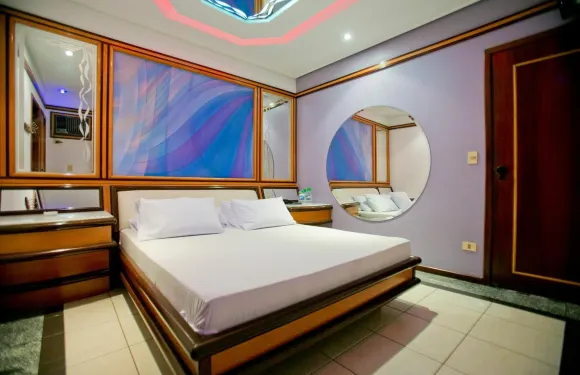 驪威拉斯汽車旅館（限成人）