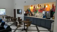 Super 8 by Wyndham Kingwood Houston North - Aamiainen