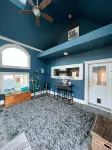 Cozy Chic of Cheboygan: Hot Tub, Tanning Bed, Massage Chair, Walk Everywhere!