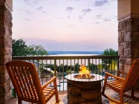 Chateau on the Lake Resort Spa and Convention Center - Mountain view