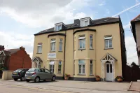 Brentwood Guest House Hotel فنادق في Ingatestone