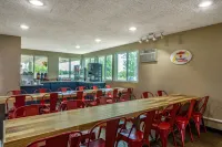Super 8 by Wyndham Duluth - Bữa sáng