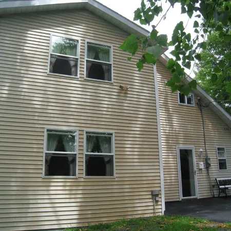 Pristine Cape Cod on the Creek! 4 Large Bedrooms - 6 Guests