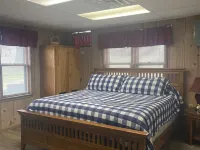 Cozy 2 Bedroom 1 Bath Lake Front Cottage Hotels in Cleora