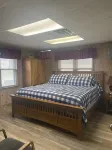 Cozy 2 Bedroom 1 Bath Lake Front Cottage Hotels in Cleora