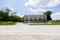 NEW CENTRAL PARK TOWNHOME w/ Golf Course view Across from Arnold's Park!