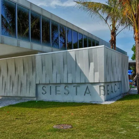 Tropical Green Cottage – Siesta Key, Just Cross the Street! Unit B