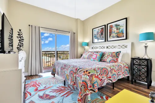 Dog Friendly bay front condo, shared pool and hot tub right next to the beach Hotels in Madeira Beach