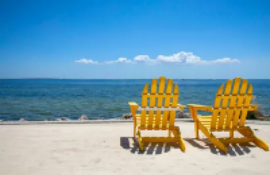 Bay View Rendezvous - Chic Getaway, Stunning Vistas