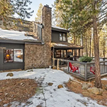 Sunriver Nostalgia - Walk to Sunriver Village, SHARC passes, HOT TUB