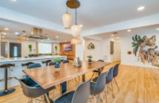 Heated Pool and Spa Oasis - Stunning Boho Retreat in Downtown