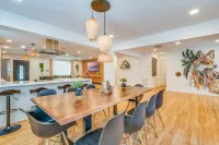 Heated Pool, Spa and Lush Garden Retreat - Charming Private Haven