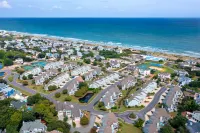 Private Pool and Recreation Room - Stylish Family Retreat Hotels in Currituck County
