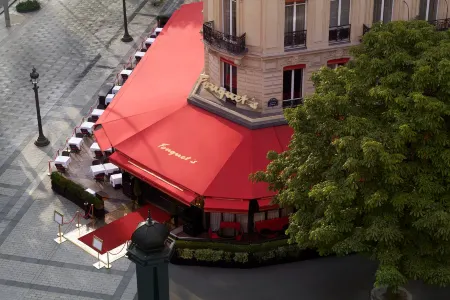 Hotel Barrière Fouquet's Paris Отели рядом с достопримечательностью «Place de la Porte Maillot»