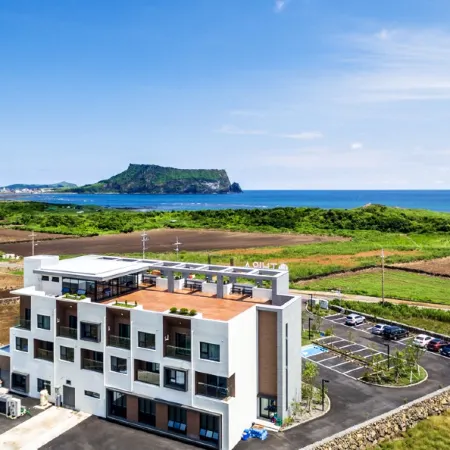 Thira Hotel Отели рядом с достопримечательностью «Храм Понвонса»