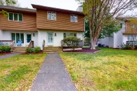 Bayberry Woods home close to Bethany Beach with pool & private washer/dryer