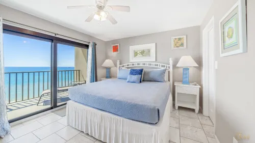 Stunning Seaview Retreat with Spacious Balcony, Near Beach Hotels in Lower Grand Lagoon