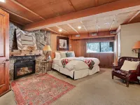 Spacious Multi-Level Retreat with Hot Tub and Playroom - Charming Haven Hotels in Sundance