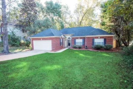 Secluded Hideaway near Mobile Bay-3/2 One story Отели в г. Болдуин