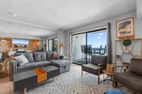 Oceanfront Access and Large Pool - Luxurious Coastal Haven