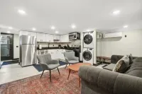 Luxury 8Br/7BA DC Mansion – Reunions, Retreats - Condos
