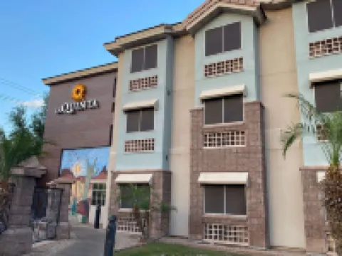 La Quinta Inn & Suites by Wyndham Tempe University, Phoenix Hotel di Tempe