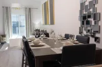 Private Pool and Spacious Living Areas - Stunning Townhouse Retreat Hotels in Loughman