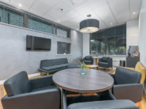 HQ Aparthotel Farnborough Hotels in Farnborough