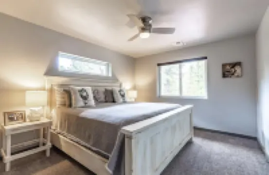 Cozy Winter Retreat - WiFi, Fireplace, Mountain Views Hotels in Parks