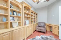Right at Home-Midland Sprawling Ranch House with Pool Cabana and Playground