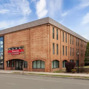 Ramada by Wyndham Milwaukee