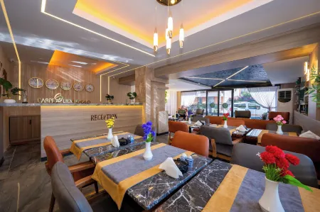 Otel Carpediem Gold Kuşadası Отели в г. Bayraklidede Mahallesi