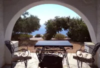 Stunning House - Sleeps 11, Terrace & Sea View Hoteles en Sifnos