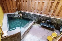J-Hoppers Kumano Yunomine Guesthouse - Kaplıcalı