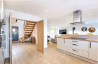 Immaculate 4-Bed Cottage in Lincoln Hotels in Scampton
