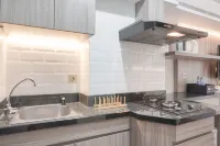 Nice Studio at 11Th Floor Transpark Cibubur Apartment Hôtels à : Jakarta
