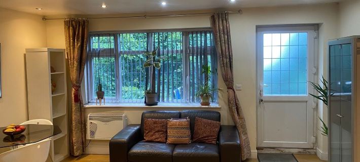 House - Sleeps 2 - Patio - Parking Hotels in High Wycombe