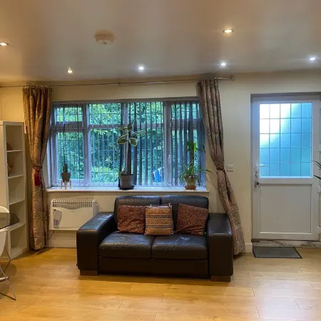 Cozy Apartment Retreat in High Wycombe