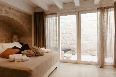 Le Carasse Boutique Hotel Отели рядом с достопримечательностью «Greetings from Mola di Bari»