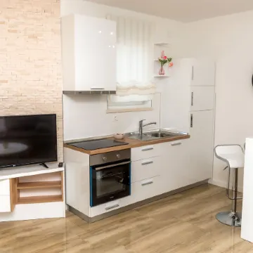 Apartments & Rooms Danivan Pool Villas