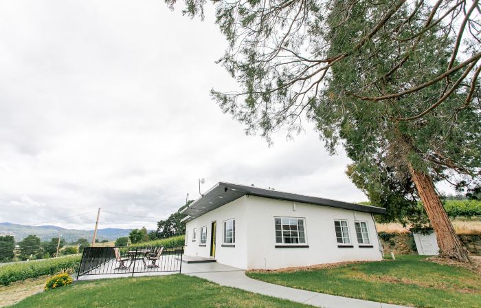 Hummingbird Estate Wine & Suites