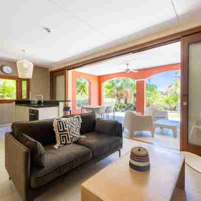 Spanish Water Apartments Rooms