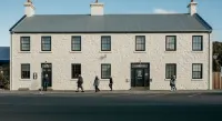The Oak & Anchor Hotel Hotels near Wishart Gallery