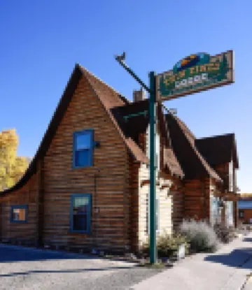 Twin Pines Lodge & Cabins Hotels in Fremont County