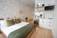 ยูนิค สเตย์ส์ - 4119 แซนด์-เด็นิส โรงแรมใกล้Vanier College