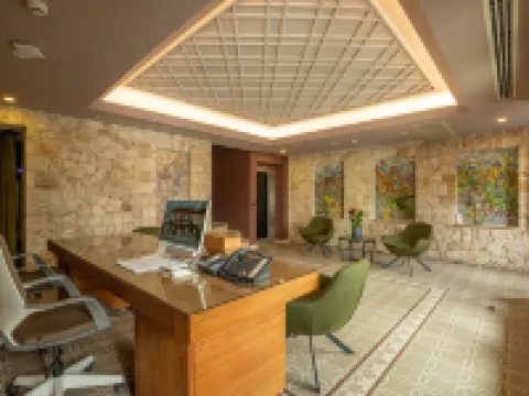 レサ ホテル ゴジェク ギョジェクのホテル