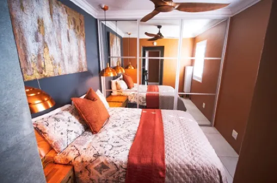 4 Dolphin Views la Mercy Luxury Beachfront Apartment with Private Swimming Pool