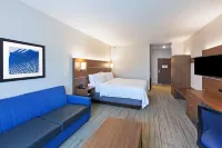 Holiday Inn Express & Suites Lenexa - Overland Park Area Hotels in Lenexa