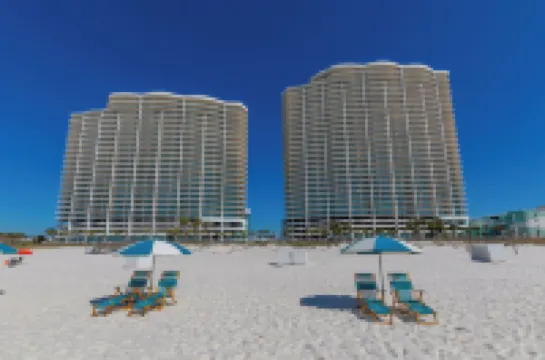 Turquoise Place 1908C